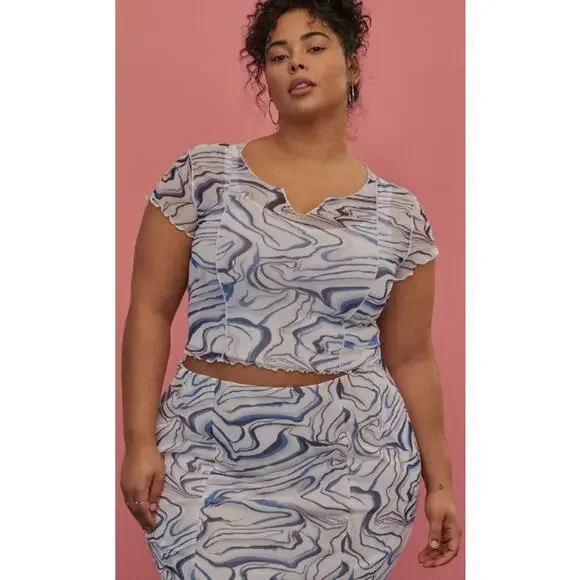 Torrid Festi Cropped Mesh Exposed Seam Top 00 in Multi Color - Picture 2 of 12